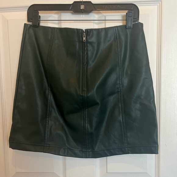 NWOT Tinseltown Faux Leather Mini Skirt - Picture 2 of 4